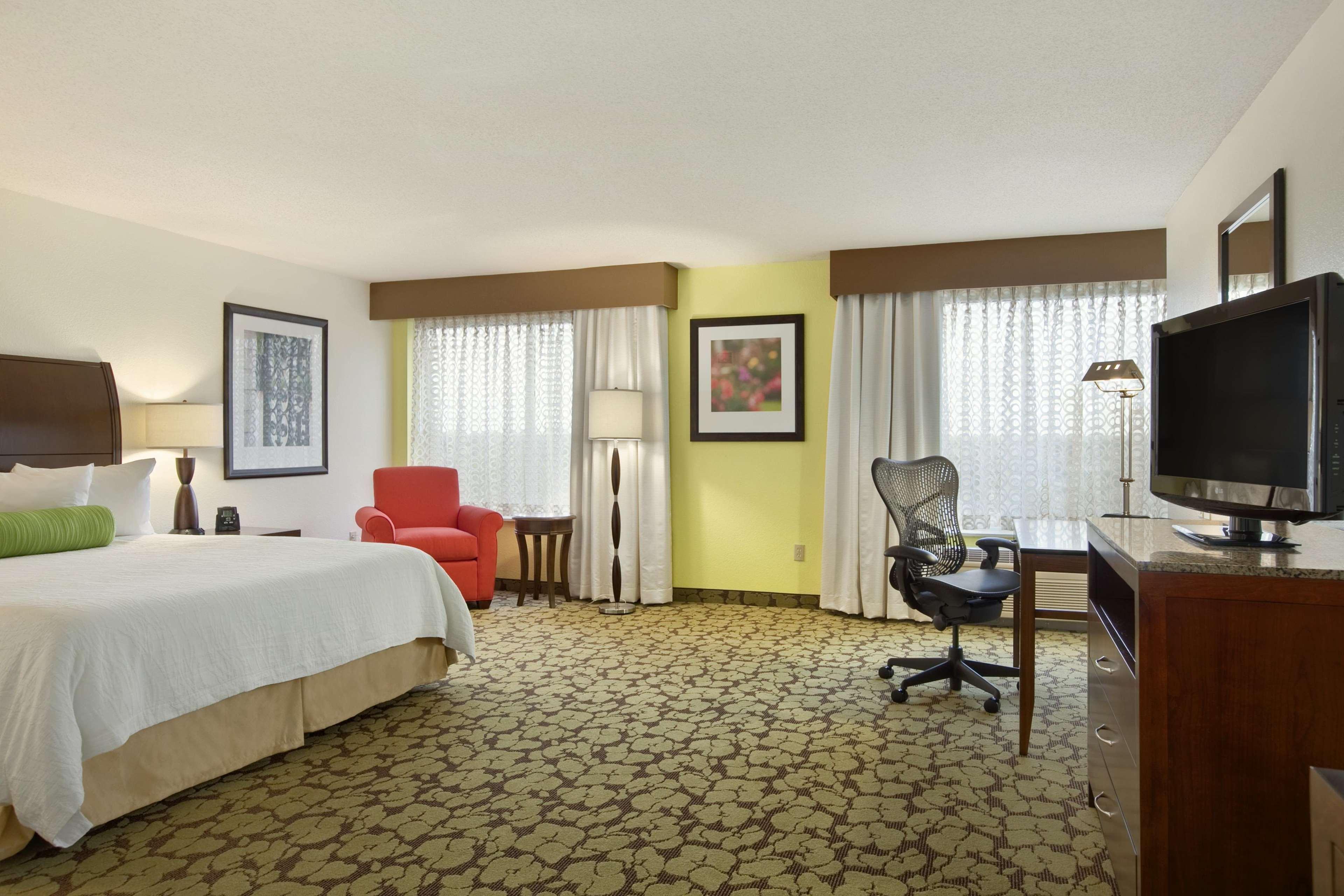 Hilton Garden Inn Hoffman Estates Exterior photo