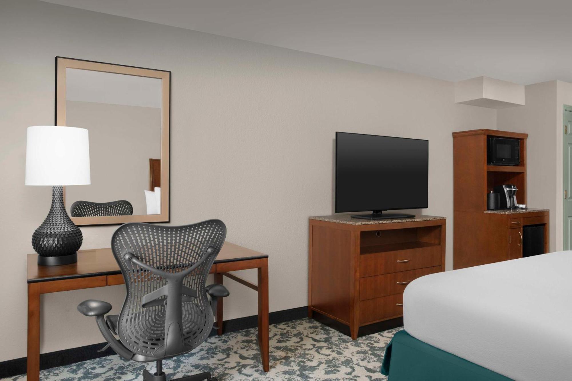 Hilton Garden Inn Hoffman Estates Exterior photo