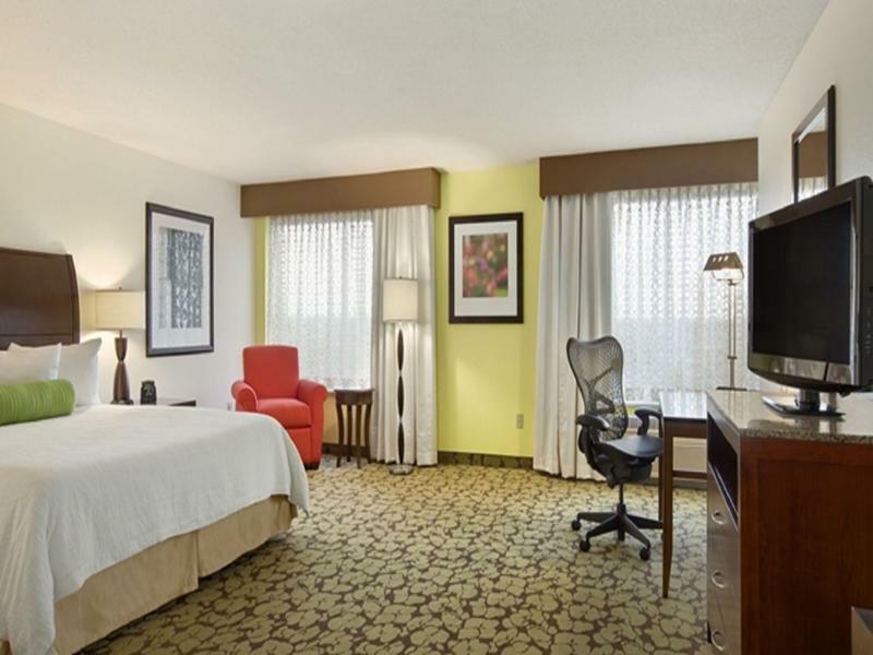 Hilton Garden Inn Hoffman Estates Exterior photo